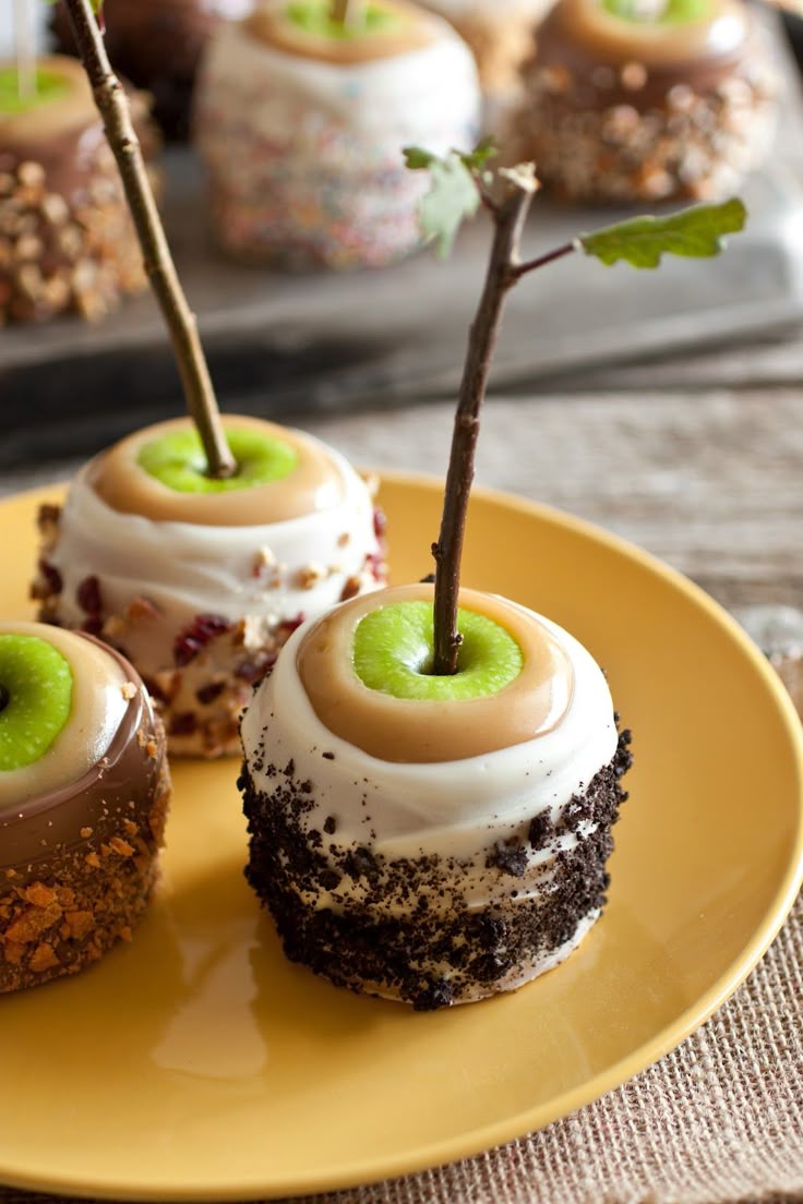 Caramel Apples: Your Go-To Classic Treat for Fall Gatherings